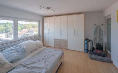 Sofort bezugsfrei - Moderne 4,5 Zimmer Penthousewohnung mit Dachterrasse