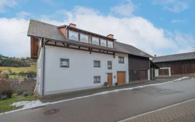 Großzügiges Bauernhaus mit viel Platz und weiterer Ausbaureserve