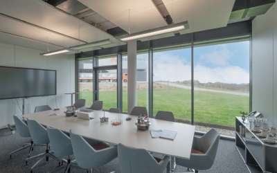 Helle Bürofläche in modernem Büroanwesen