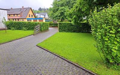 Großzügiges, modernes 2 Familienhaus in toller Lage