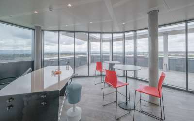 Helle Bürofläche in modernem Büroanwesen