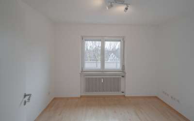 Sofort bezugsfrei - Moderne 4,5 Zimmer Penthousewohnung mit Dachterrasse