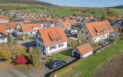 Einfamilienhaus mit vielen Möglichkeiten und herrlichem Blick ins Grüne!