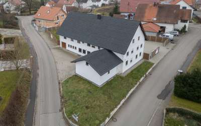 Großzügiges Wohn-/ und Geschäftshaus mit zusätzlichem Bauplatz