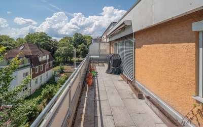 Sofort bezugsfrei - Moderne 4,5 Zimmer Penthousewohnung mit Dachterrasse