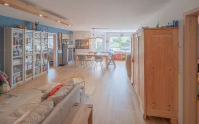 Moderne 4,5 Zimmer-Eigentumswohnung mit Balkon, Terrasse und Gartenanteil