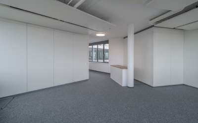 Helle Bürofläche in modernem Büroanwesen