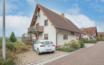 Wunderschönes Einfamilienhaus mit einer Einliegerwohnung in Peterzell