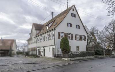 Handwerker-Haus mit 3 Wohnungen und 7 Zimmer