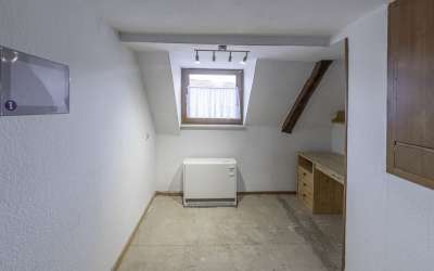 Handwerker-Haus mit 3 Wohnungen und 7 Zimmer