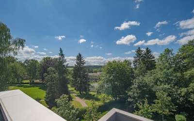 Dem Himmel so nah: die perfekte 3,5 Zimmer Eigentumswohnung mit Freiraum für Weitblick - mit Riesendachterrasse