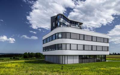 Helle Bürofläche in modernem Büroanwesen