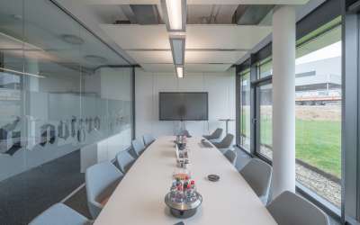 Helle Bürofläche in modernem Büroanwesen