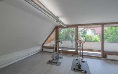 Großzügige 4 Zimmer Mietwohnung mit großem Balkon!