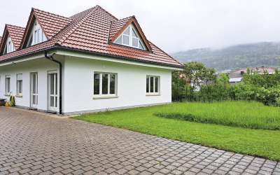 Großzügiges, modernes 2 Familienhaus in toller Lage