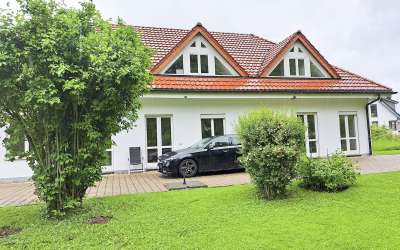 Großzügiges, modernes 2 Familienhaus in toller Lage