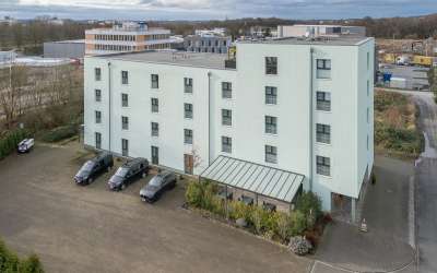 Modernes Hotel mit einer großzügigen Betreiberwohnung