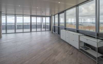 Helle Bürofläche in modernem Büroanwesen