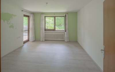 Gepflegte 4,5-Zimmer-Wohnung zu vermieten mit einer Terrasse und Garten!